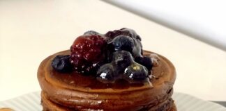 Kakaolu Fıstık Ezmeli Şekersiz Fit Pancake Tarifi