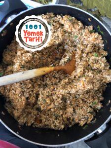 Domates Soslu Yaprak Sarma Tarifi