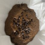 Rafine şekersiz çikolata parçacıklı dev kurabiye tarifi