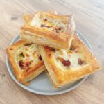 Sucuklu Kaşarlı Milföy Pizza Tarifi