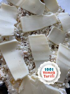 Bayat ekmekten kahvaltılık peynirli kek