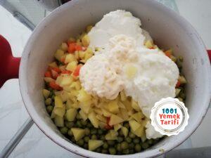 Amerikan Salatası Tarifi yapımı nasıl yapılır kaç kalori nefis kolay püf noktası