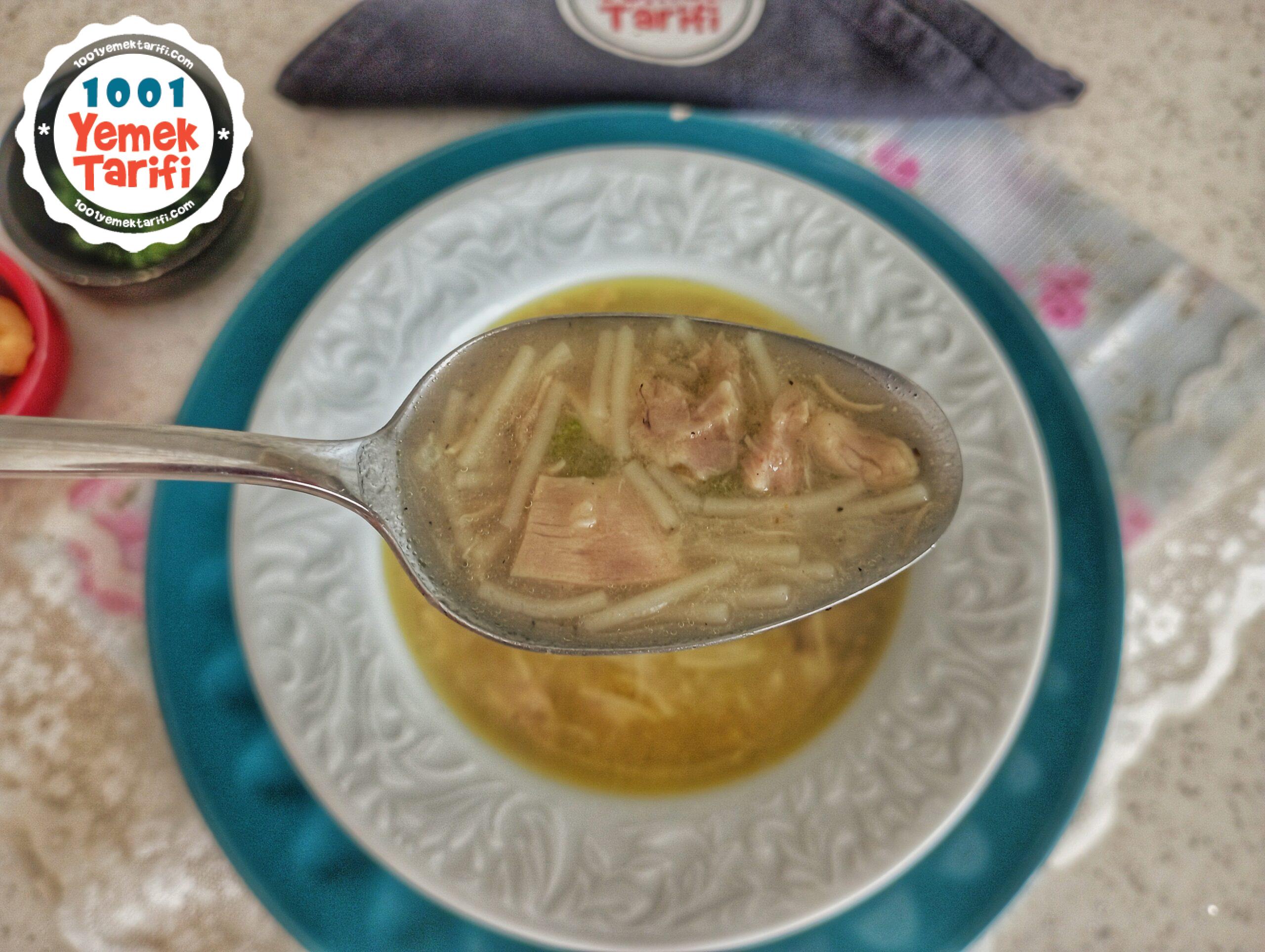 Tavuk Suyuna Tel Şehriye Çorbası