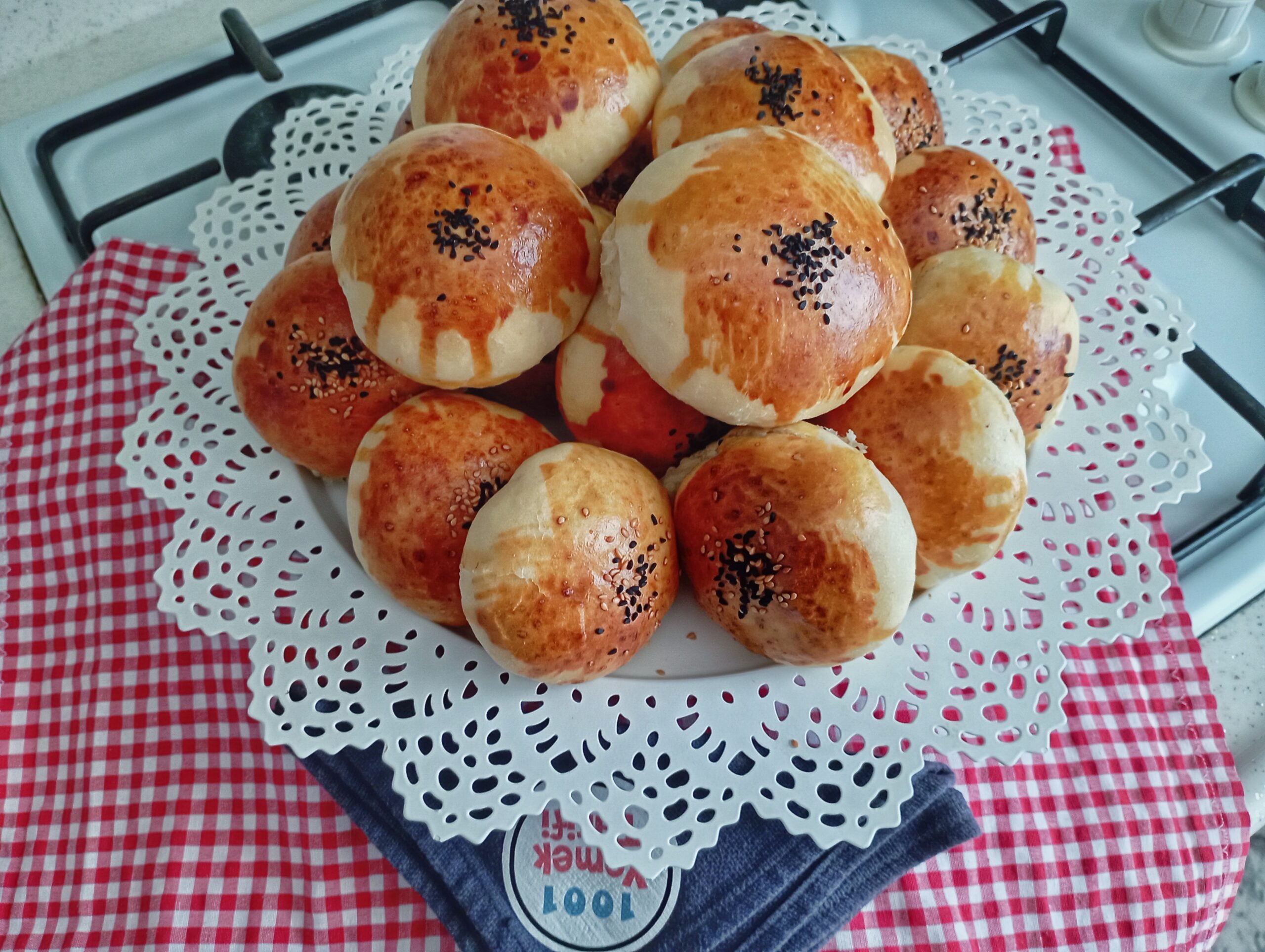 Peynirli Mahlepli Yumuşak Poğaça Tarifi