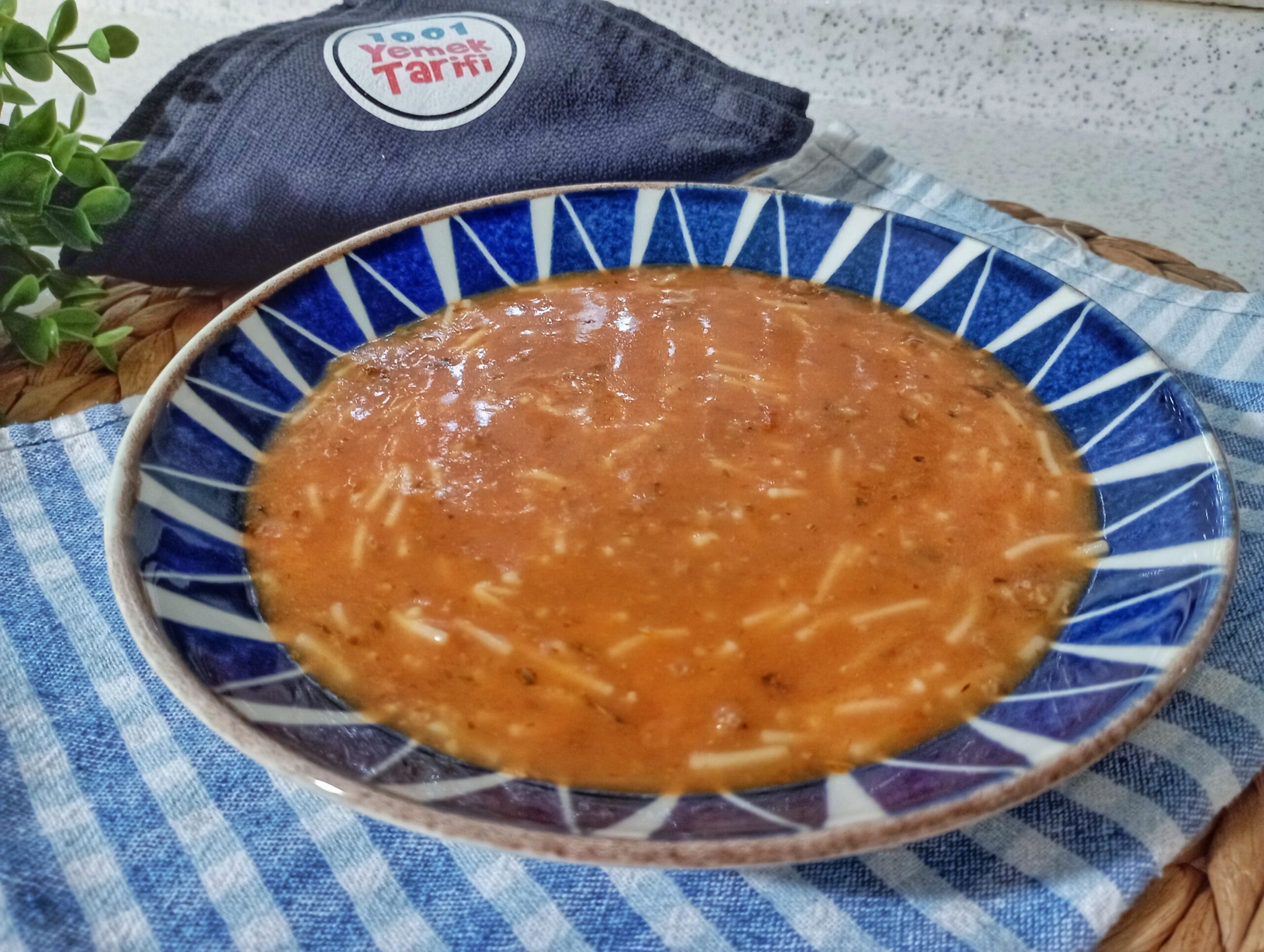 Kıymalı Tel Şehriye Çorbası