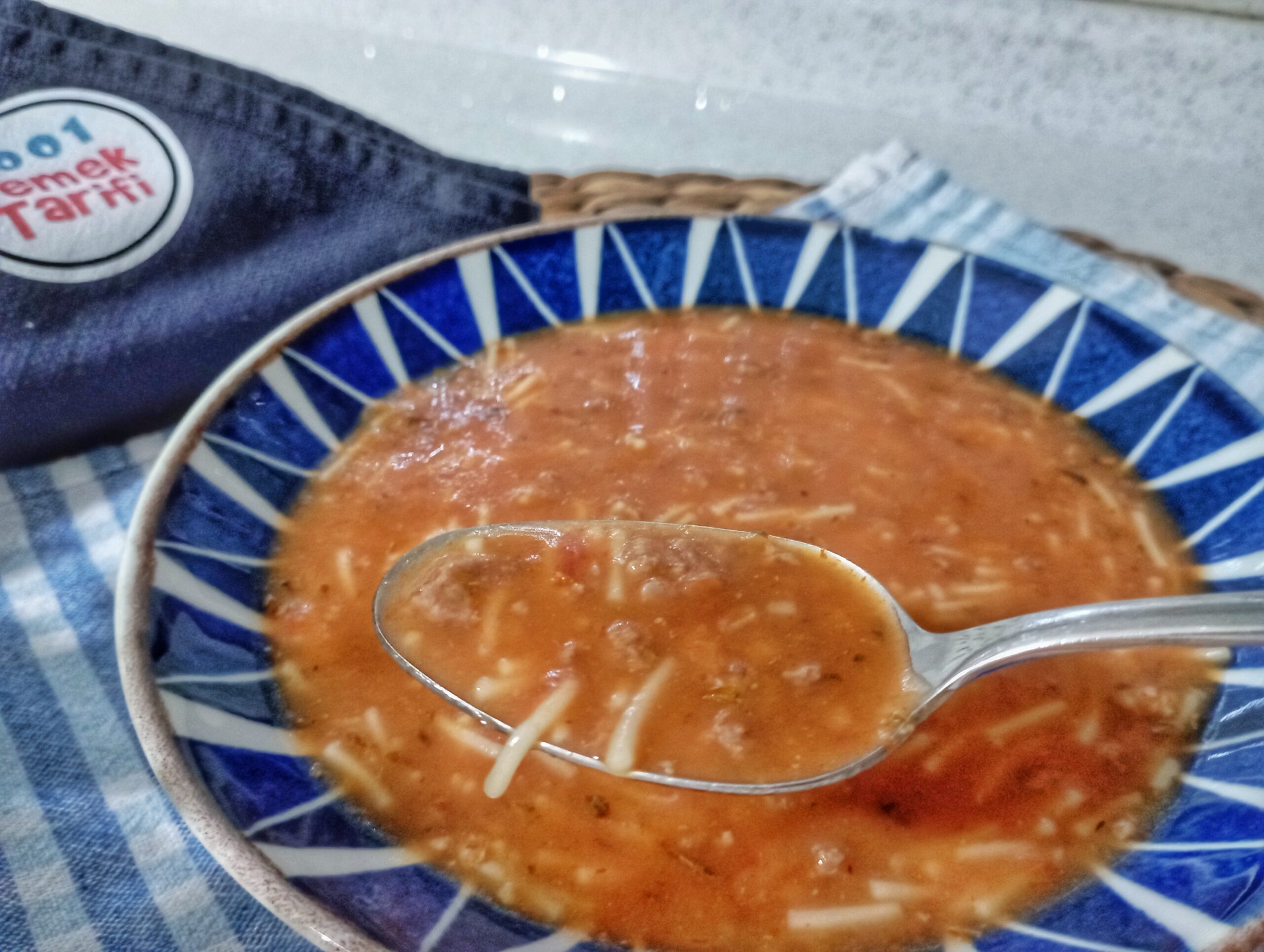 Kıymalı Tel Şehriye Çorbası