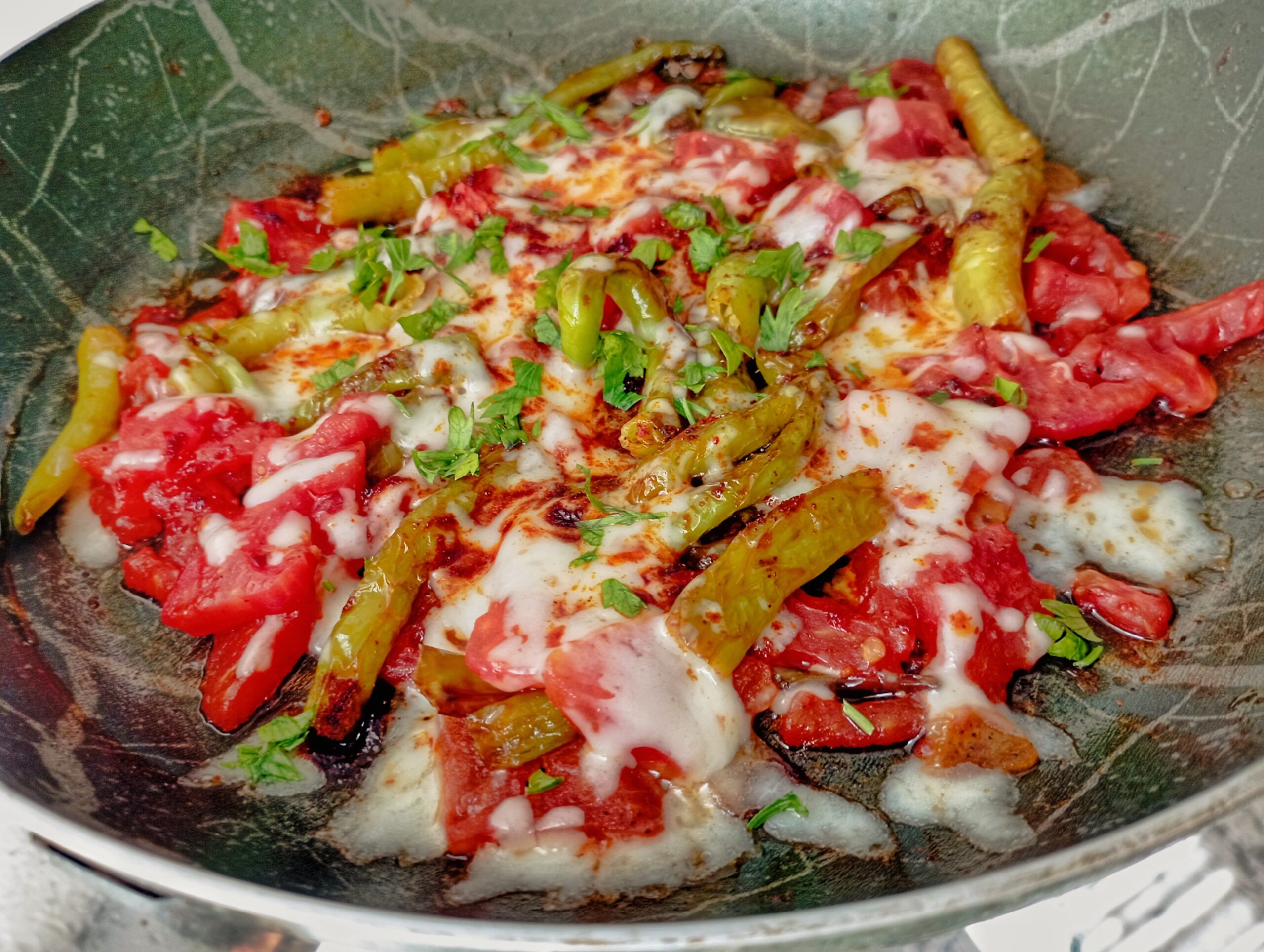 Kahvaltılık Kaşarlı Biber Kızartması