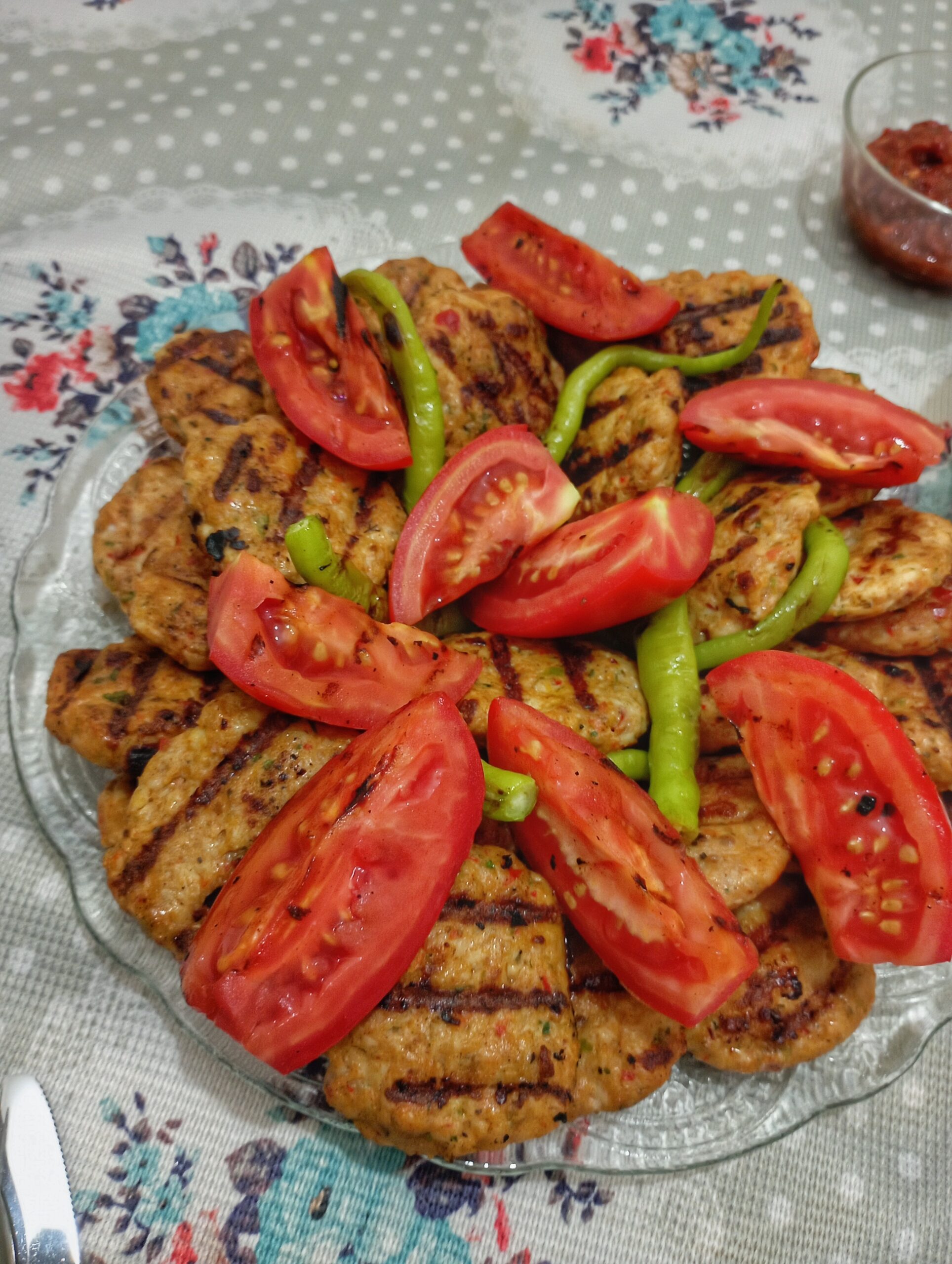 Sebzeli Tavuk Köftesi Tarifi