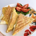 Yulaftan Kahvaltılık Enfes Tost Tarifi
