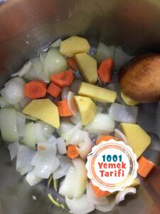 Süzme kırmızı Mercimek Çorbası Tarifi yapımı nasıl yapılır kaç kalori