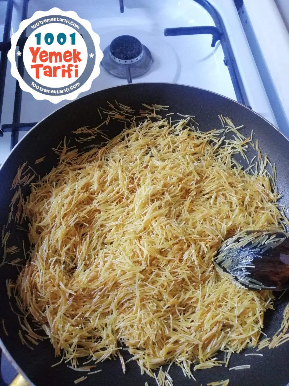 Tel Şehriye Salatası