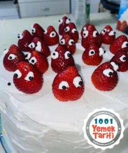 çilekli pasta tarifi-ev yapımı kolay çilekli pasta nasıl yapılır-kaç kalori