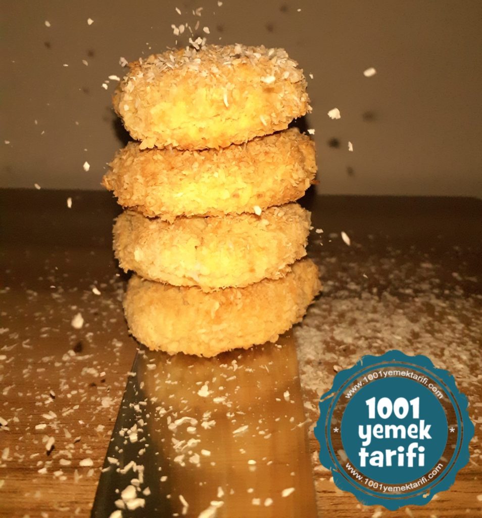 hindistan-cevizli-kurabiye-tarifi-yapimi-nasil yapilir-kac kalori-nefis-kolay-puf noktalari-1001yemektarifi