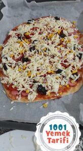 evde karışık pizza yapımı tarifi