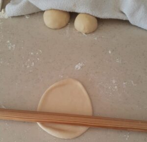 pişi tarifi-kolay pişi yapımı-kabartma tozu pişi nasıl yapılır kac kalori-1001yemektarifi