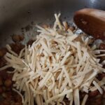 kesme çorbası tarifi-erişte çorbası yapımı nasıl yapılır kaç kalori