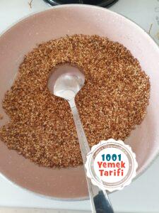 Milföy Hamurundan Susamlı Simit Börek Yapımı tarifi nasıl yapılır kaç kalori