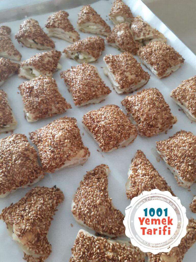 Milföy Hamurundan Susamlı Simit Börek tarifi