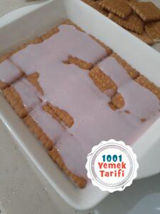 Çilekli Pudingli Petibör Pasta Yapımı tarifi nasıl yapılır kaç kalori