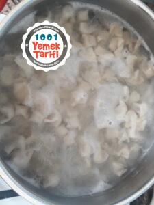 Salça Soslu Mantı Nasıl Yapılır