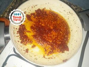 Salça Soslu Mantı tarifi Nasıl Yapılır-fotoğraflı resimli anlatım