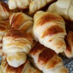ev yapımı kruvasan poğaça tarifi-kolay kruvasan nasıl yapılır