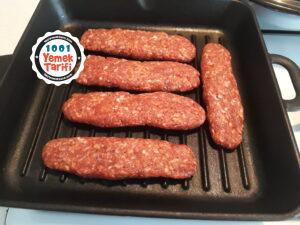 Közlenmiş Patlıcan Yatağında Beyti Kebap