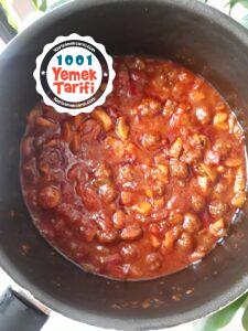 Köfte ve Mantar Soslu Makarna Yemeği tarifi nasıl yapılır