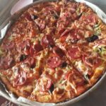 Ev yapımı kolay karışık Pizza