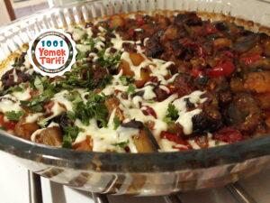 Fırında Kaşarlı Etli Patlıcan Yemeği