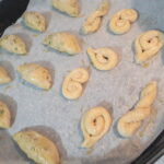 Dereotlu Poğaça yapımı