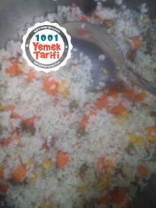 Garnitürlü Pirinç Pilavı