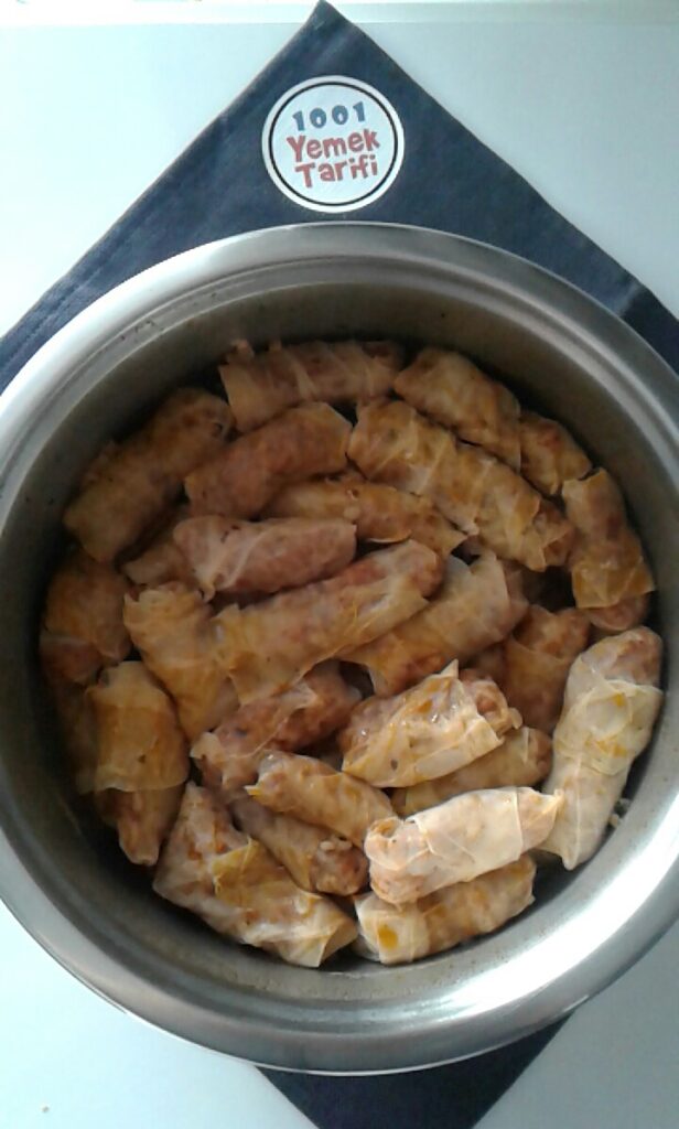 Zeytinyağlı Lahana Sarması nasıl yapılır