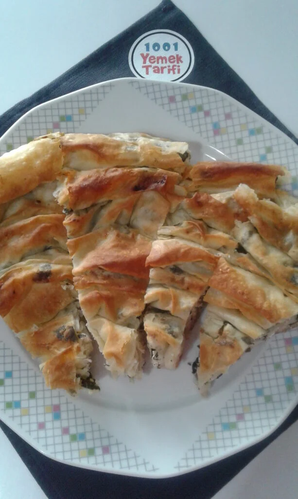 Ispanaklı Peynirli Börek Tarifi