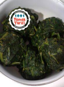 Yumurtalı Ispanak Kavurması Nasıl Yapılır?