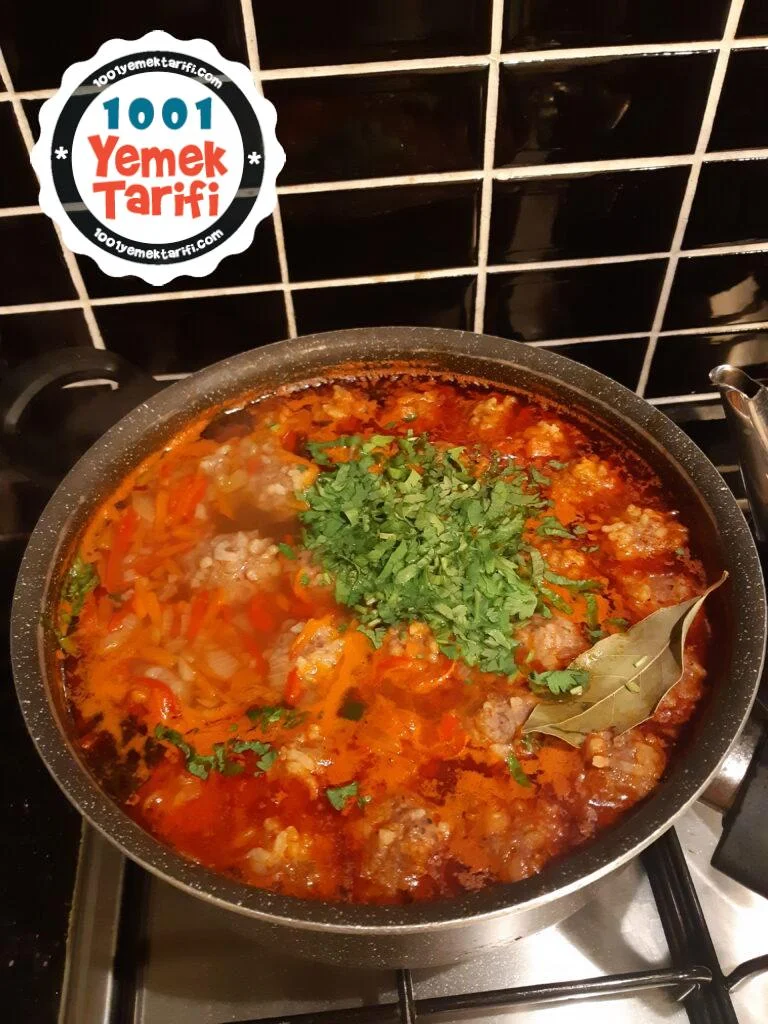 Sulu Köfte Yemeği