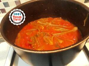 Zeytinyağlı Ispanak Kökü Yemeği