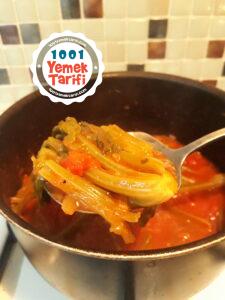 Zeytinyağlı Ispanak Kökü Yemeği