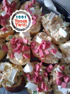 Bayat Ekmek Pizzası tarifi