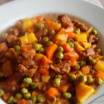 Güveç Tadında Etli Bezelye Tarifi