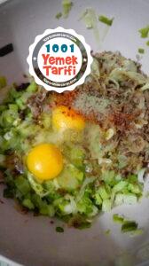 Fırında kıymalı Pırasa yapımı