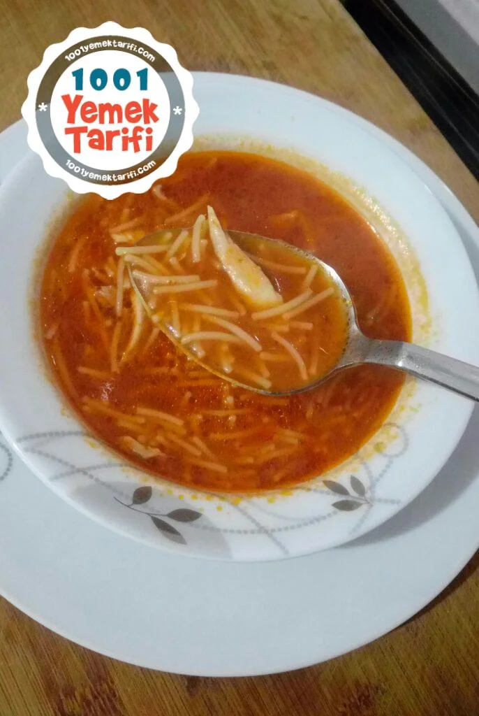 Tavuklu Tel Şehriye Çorbası Nasıl Yapılır
