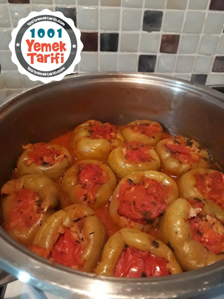 Zeytinyağlı Biber Dolması Nasıl Yapılır