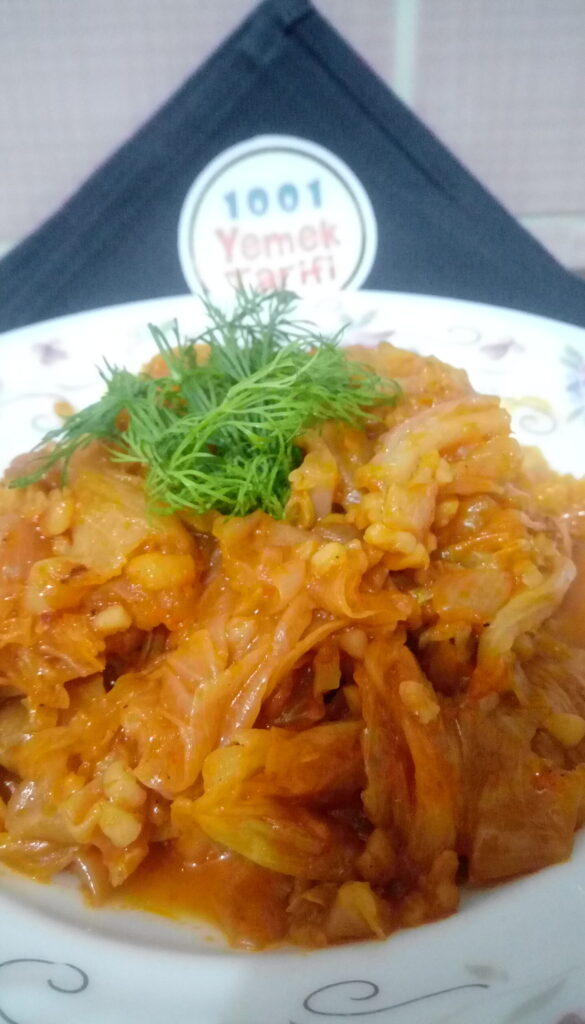 Zeytinyağlı Kapuska Nasıl Yapılır