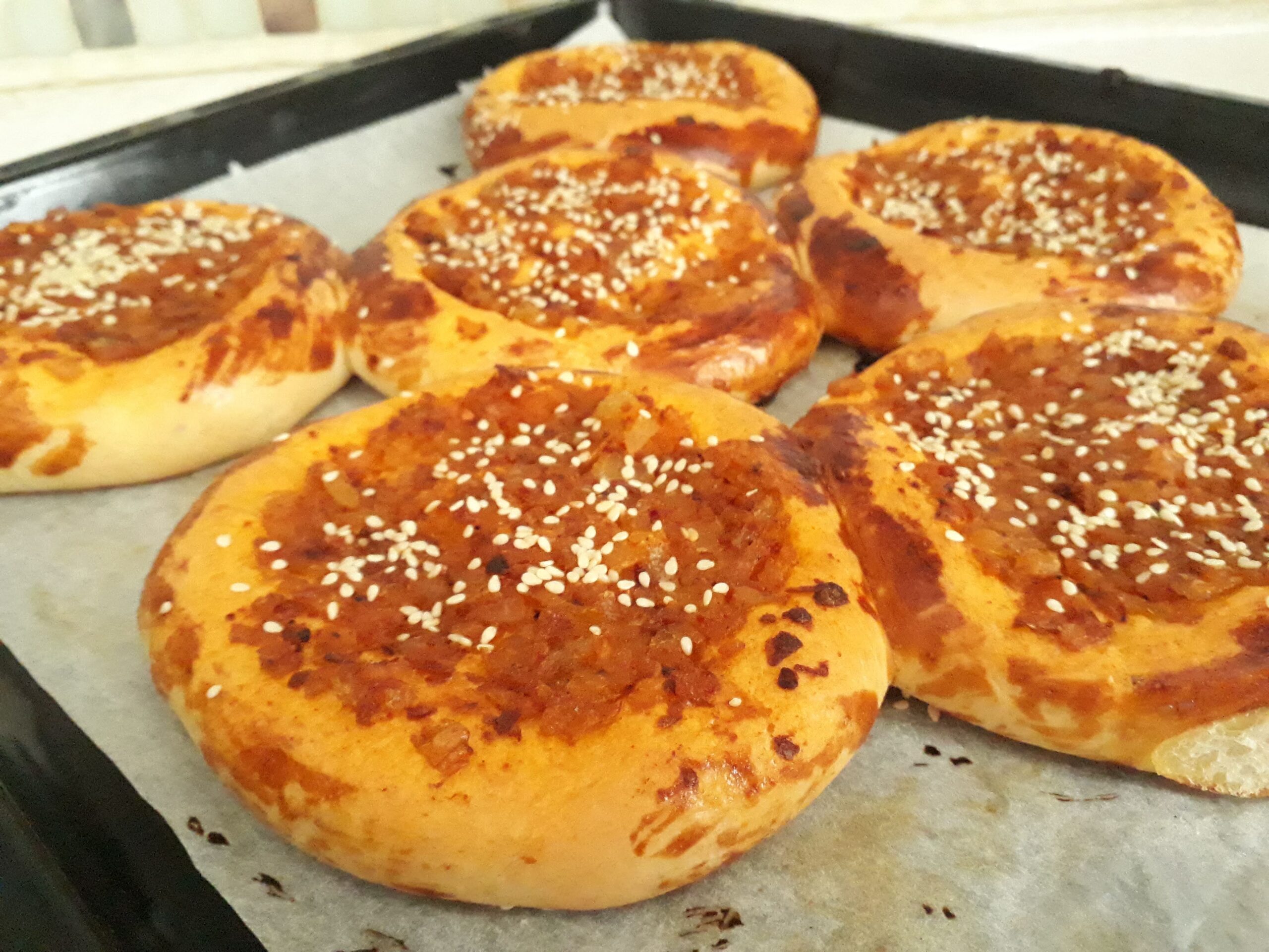 Acılı Ekmek Nasıl Yapılır