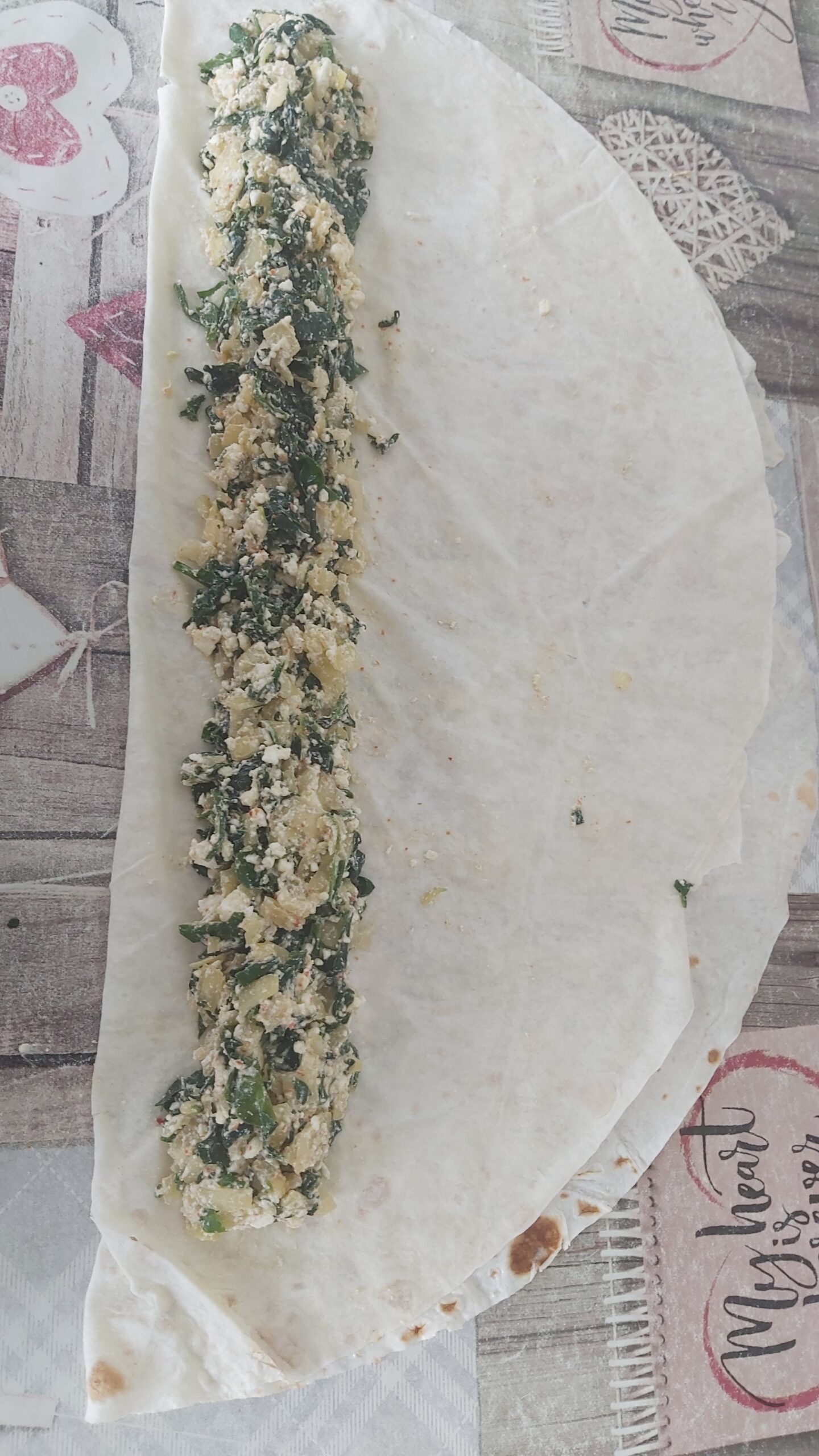 hazır yufkadan Ispanaklı Börek tarifi
