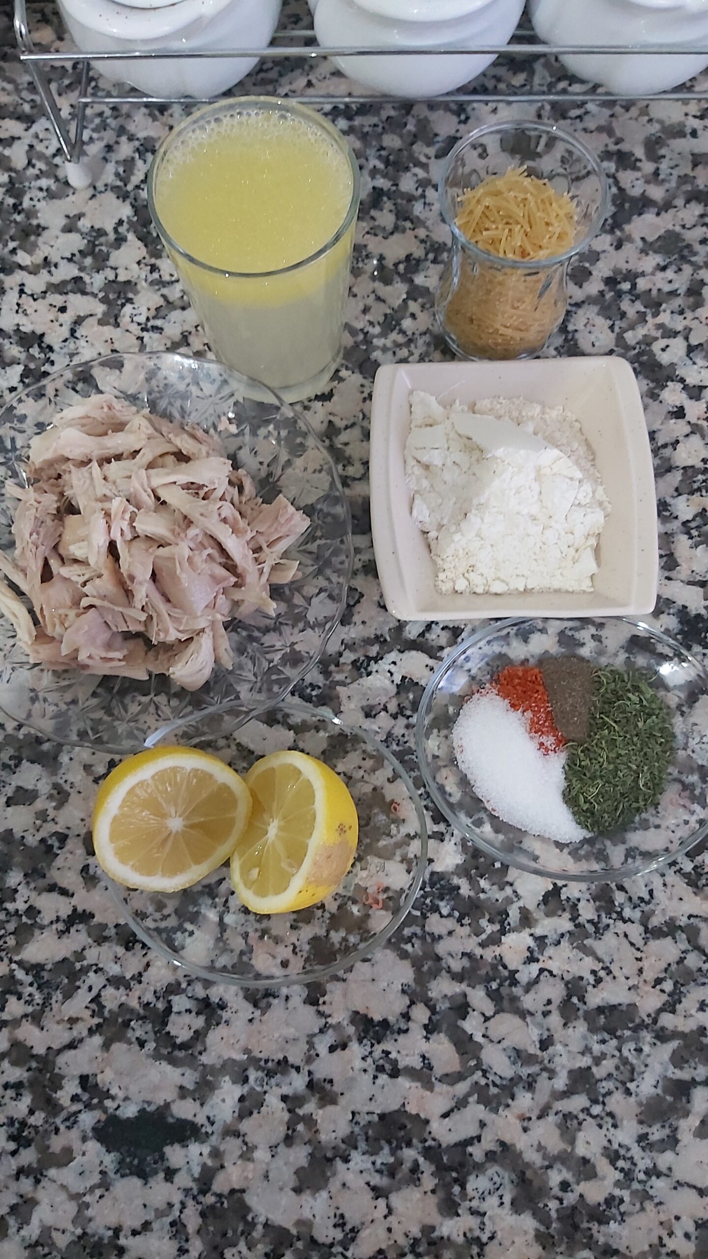 Şehriyeli Tavuk Çorbası Tarifi