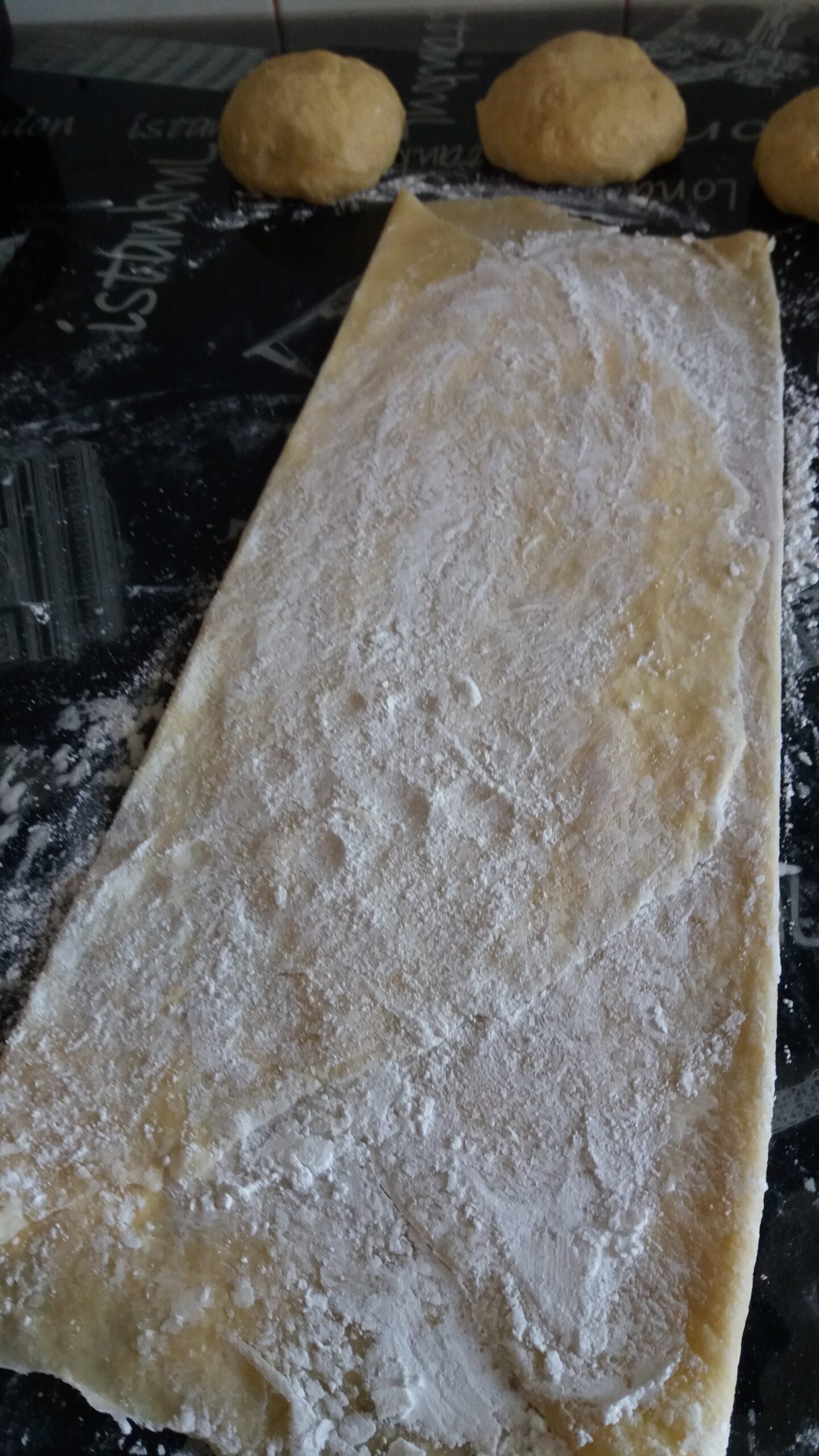 Sütlü Çıtır Çıtır El Açması Börek