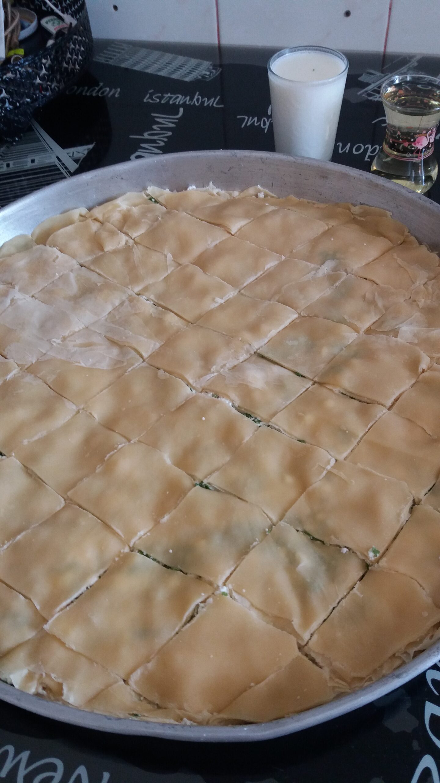 Sütlü Çıtır Çıtır El Açması Börek