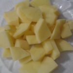 Kıymalı İrmikli Köfte Tarifi (Patates Kızartması Eşliğinde)